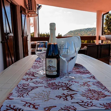 Mirta- Privata Con Giardino E Piscina Villa *