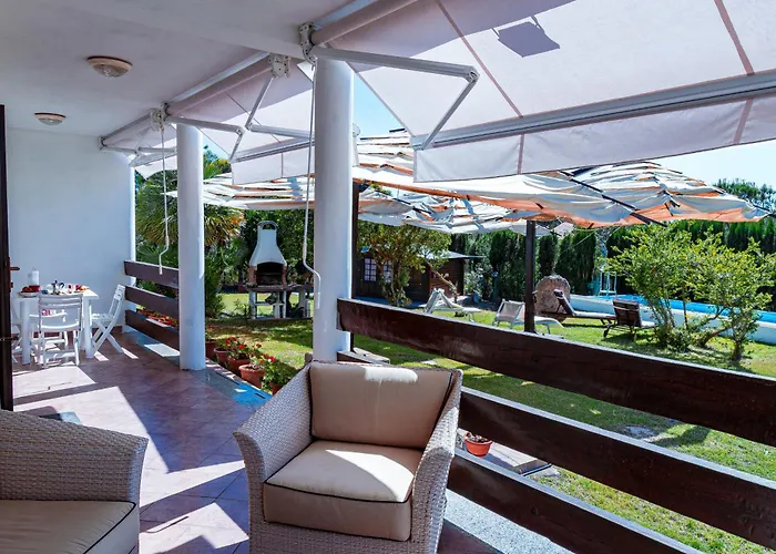 Mirta- Privata Con Giardino E Piscina