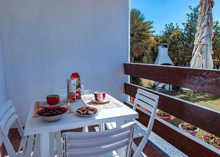 Mirta- Privata Con Giardino E Piscina