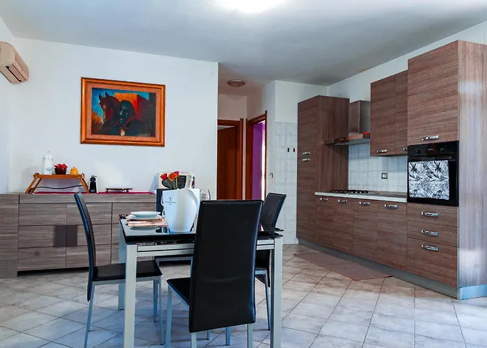 Mirta- Privata Con Giardino E Piscina Villa