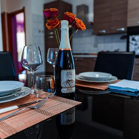 Mirta- Privata Con Giardino E Piscina